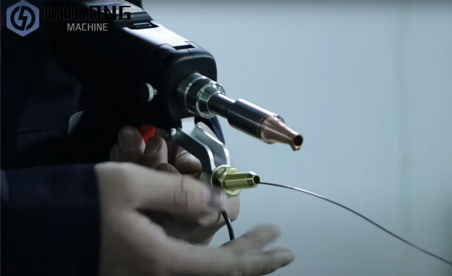 Wie funktioniert eine Laserschweißmaschine - Maschinenstart und Laseraktivierung