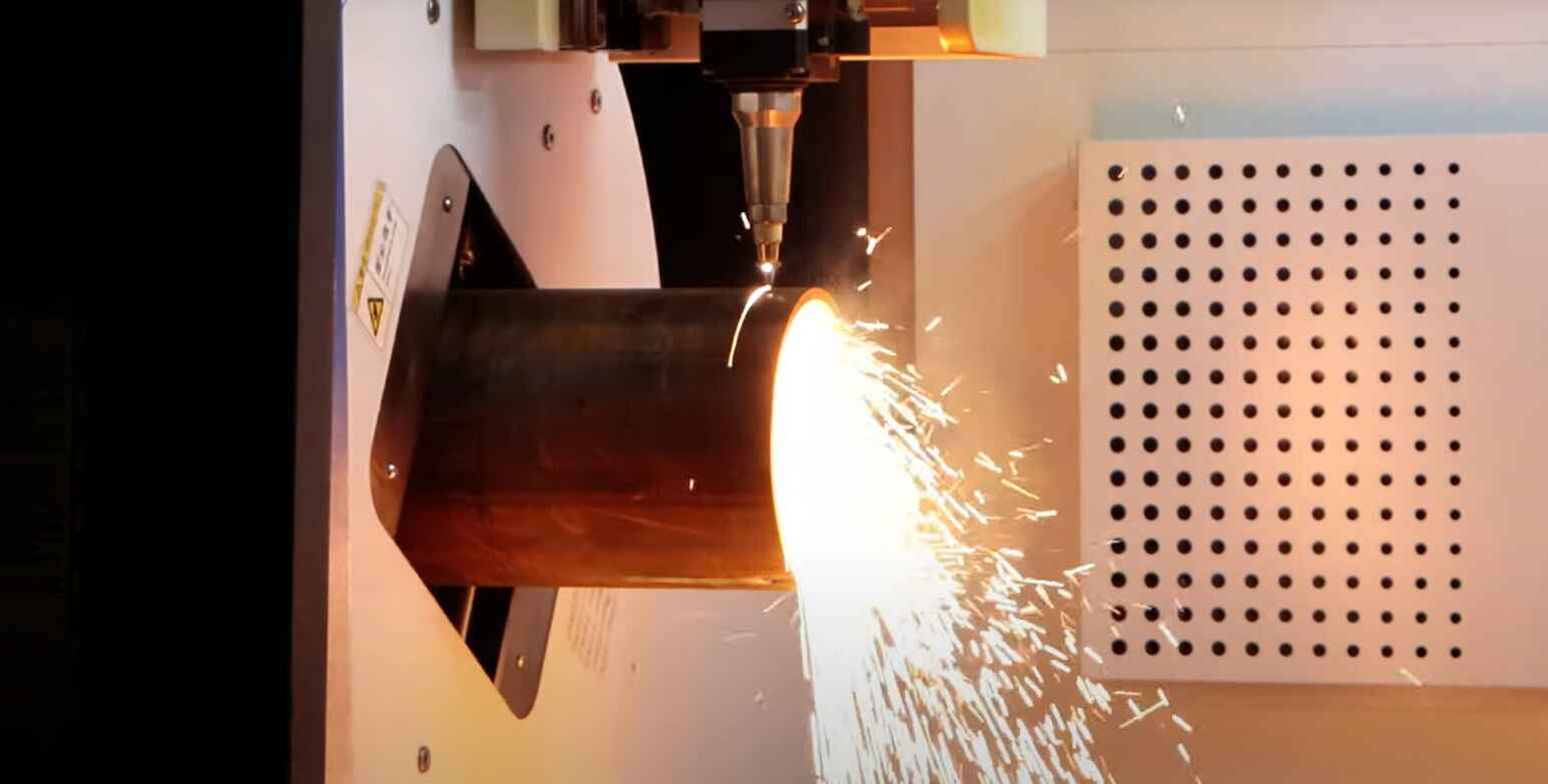 Why Your Garage Needs a Metal Laser Cutting Machine (3) (2) Why Your Garage Needs a Metal Laser Cutting Machine (3) Automatic Loader