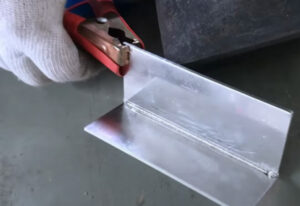 Fabricante de máquinas de soldagem a laser de alumínio-3