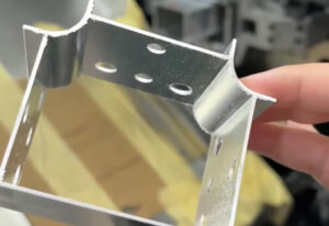 Fiber-Laser-Cutting-Machine-for-Aluminum-Profile-Solar-Bracket-4