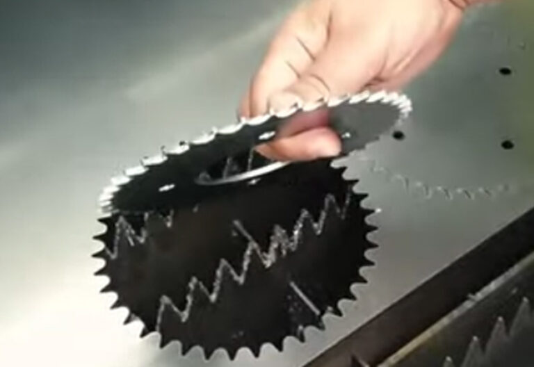 Acciaio zincato-Fibra-Laser-Cutting-Machine-Manufacturer-4