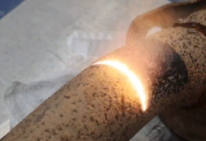 Soluções de limpeza a laser para tubulações industriais-3