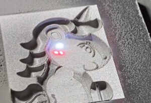 Customized-3D-Fiber-Laser-Engraving-Machine-for-Metal-Crafts-2