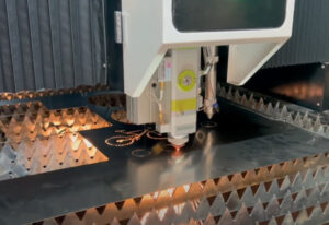 Fiber-Laser-Cutting-Machine-for-Aluminum-Profile-Solar-Bracket-2