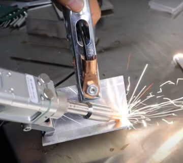 Handheld-Laser-Welding-Machine-for-Stainless-Handrails-1