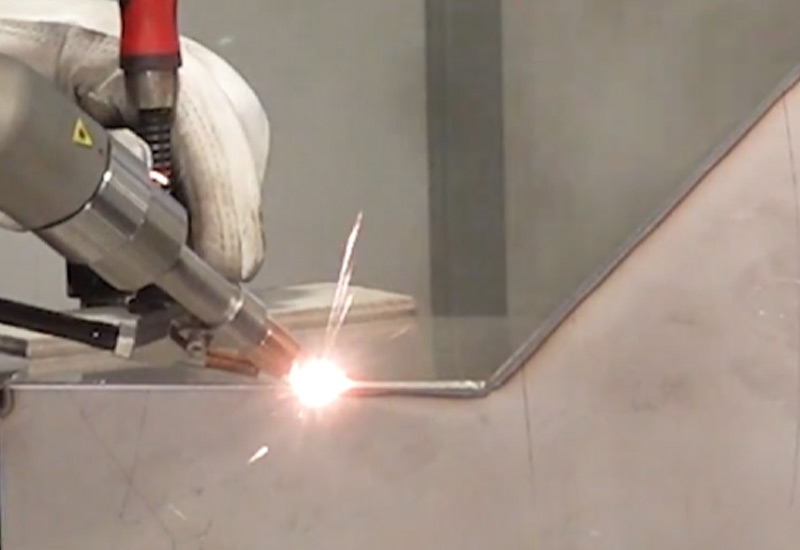 Handheld-Laser-Welding-Machine-for-Stainless-Handrails-2 Handheld-Laser-Welding-Machine-for-Stainless-Handrails-2