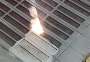 Pulse-Laser-Cleaning-Machine-for-Injection-Mold-Maintenance-3