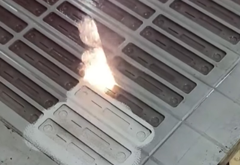 Pulse-Laser-Cleaning-Machine-for-Injection-Mold-Maintenance-3 Pulse-Laser-Cleaning-Machine-for-Injection-Mold-Maintenance-3