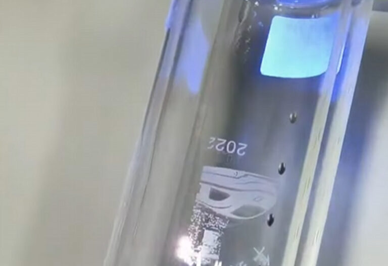 UV Laser Marking Machine for Cosmetic Glass Bottles 4 UV Laser Marking Machine for Cosmetic Glass Bottles-1