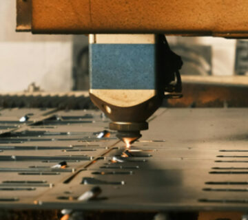 How-Industrial-Buyers-Select-the-Right-Fiber-Laser-Cutter-2