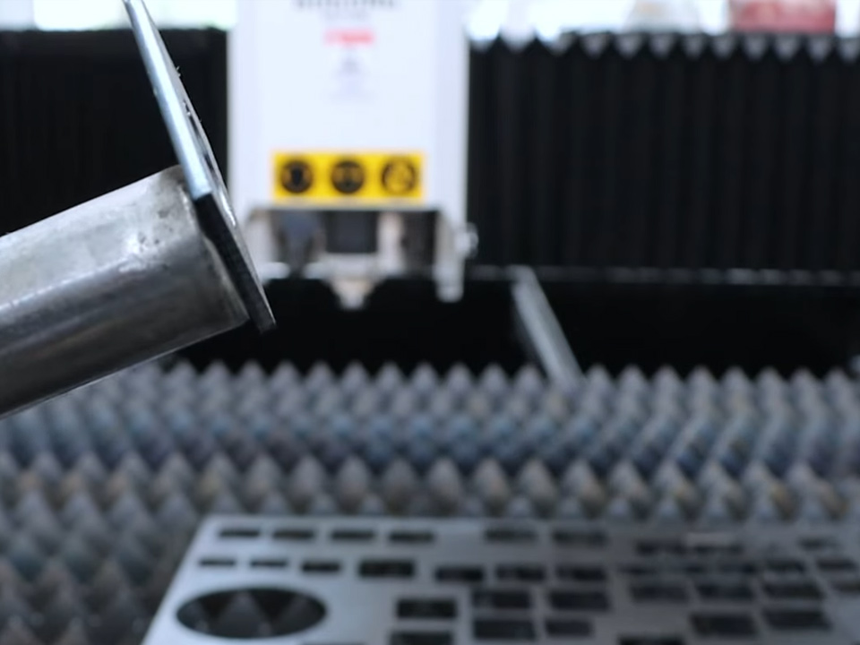 Best Fiber Laser Setup for Precision Server Chassis Cutting 2 Best Fiber Laser Setup for Precision Server Chassis Cutting