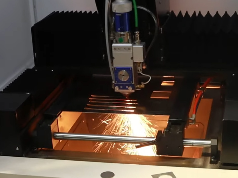 Fiber Laser Cutting Machine