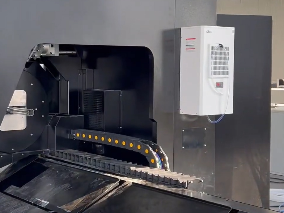 How Fiber Laser Cutting Machines Cut Stainless Steel Efficiently 3 Fiber Laser Cutting Machine