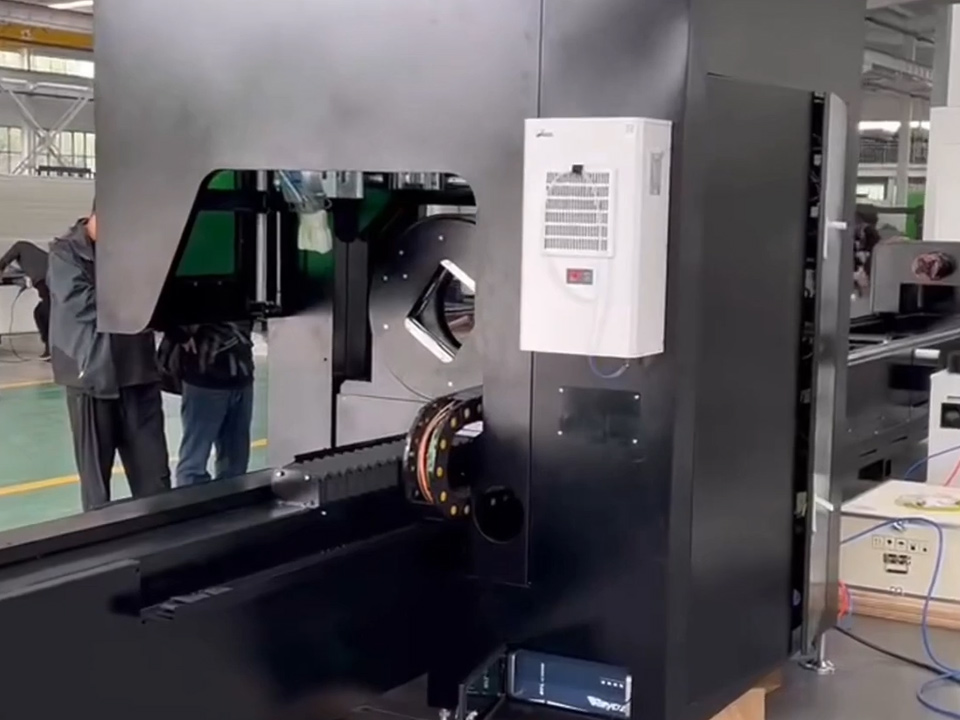 Laser Metal Cutting Machine