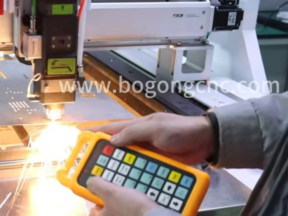 Automated Laser Cutting Lines for Server Hardware Production 2 Laserschneiden