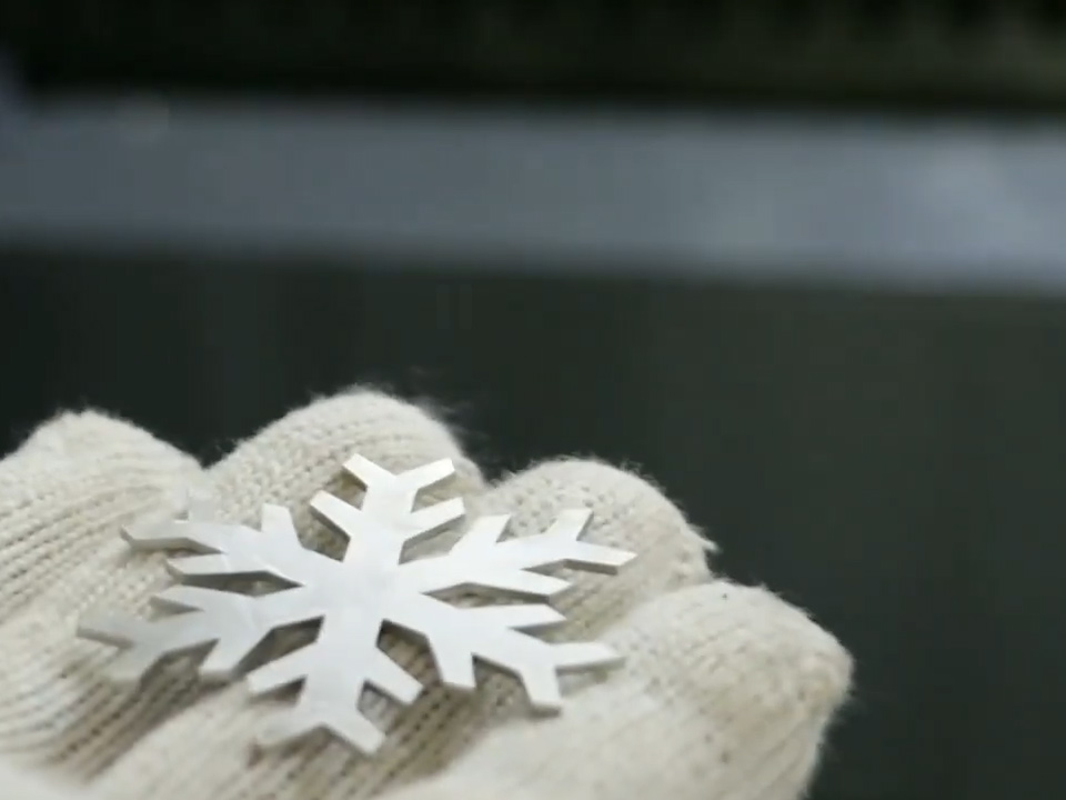 Industrial Laser Cutting Machines for Data Center Equipment 2 Corte a laser