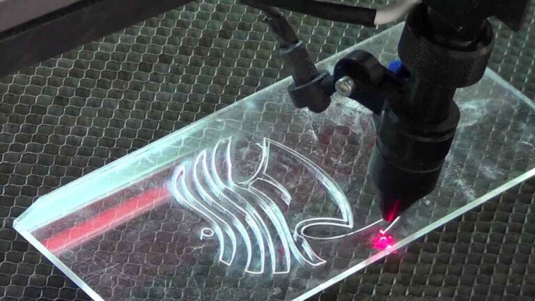How CO2 Laser Cutting Machines Cut Acrylic Sheets