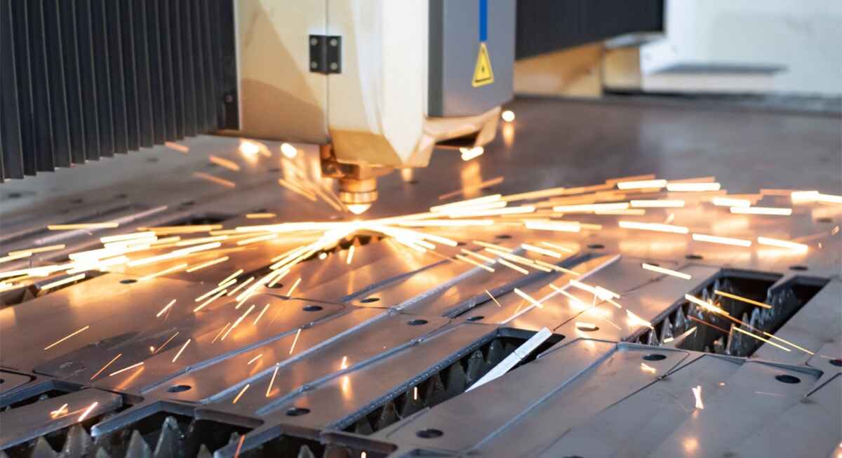 How Fiber Laser Cutting Machines Work in Industrial Manufacturing